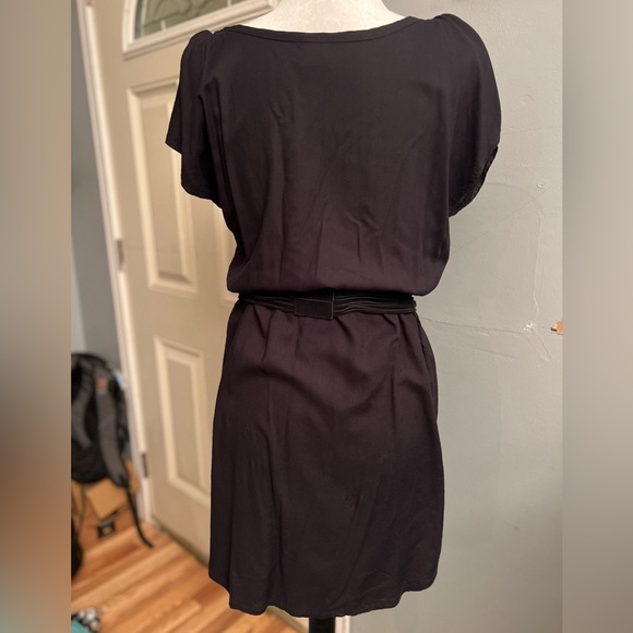 Open Shoulder Dress - Picture 3 of 5